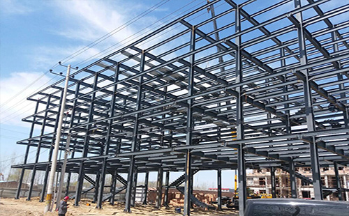 张家川张家川钢结构厂房屋面选材指南:确保性能与经济性的完美结合 张家川张家川钢结构厂房屋面选材指南:确保性能与经济性的完美结合