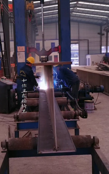 甘肃张家川钢结构厂H型钢组立机