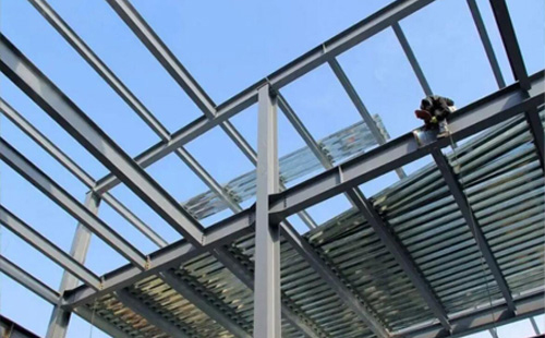 张家川张家川钢结构加工中的切割与钻孔精度控制要点